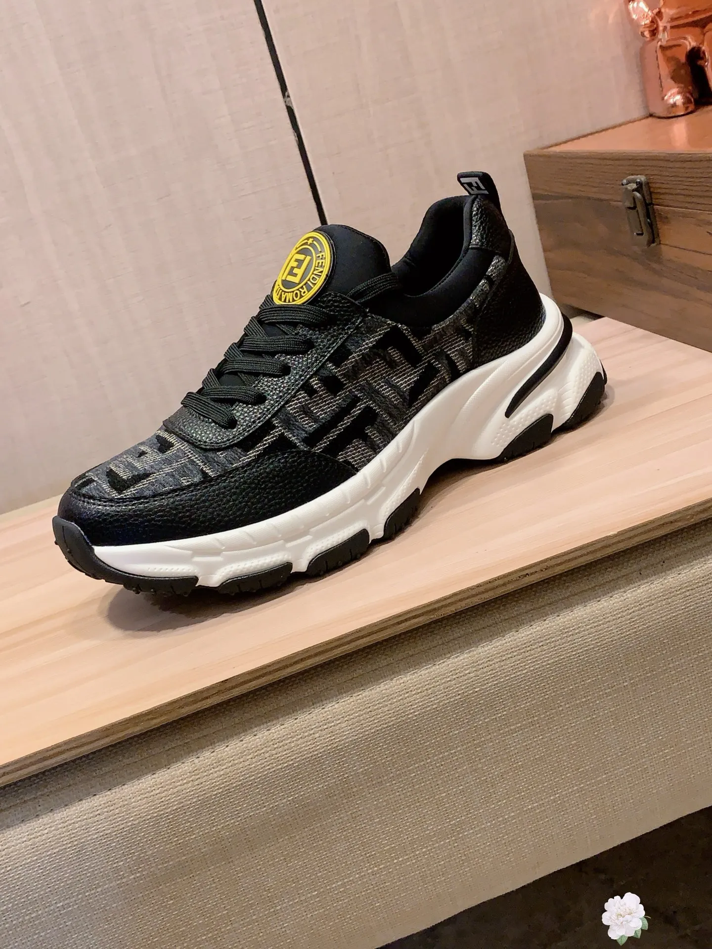 Men's men's shoes💰460💰💰🎩🎩[Lightning][Lightning] "FENDI*" The latest and most popular casual shoes, top brand [Seduce] luxury~purchase, top~quality. [Strong] The upper is made of imported breathable cowhide with material ➕ breathable sheepskin feet (•) and fine workmanship. The original stylish and stylish soft rubber wear-resistant and non-slip outsole is light and comfortable on the feet. The real thing looks better when photographed in person. 111: code: 38-44, 3️⃣ colors selected